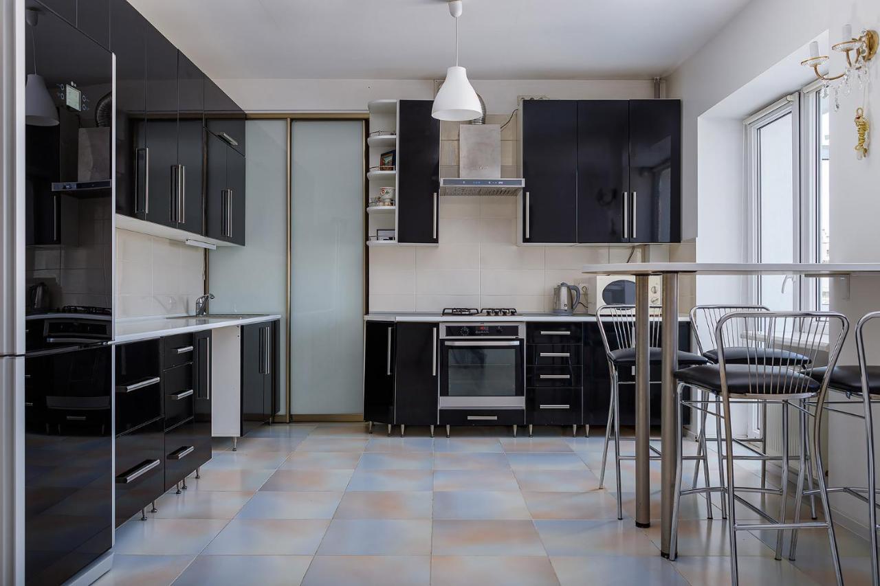 לבוב Naukova Street Appartamento מראה חיצוני תמונה